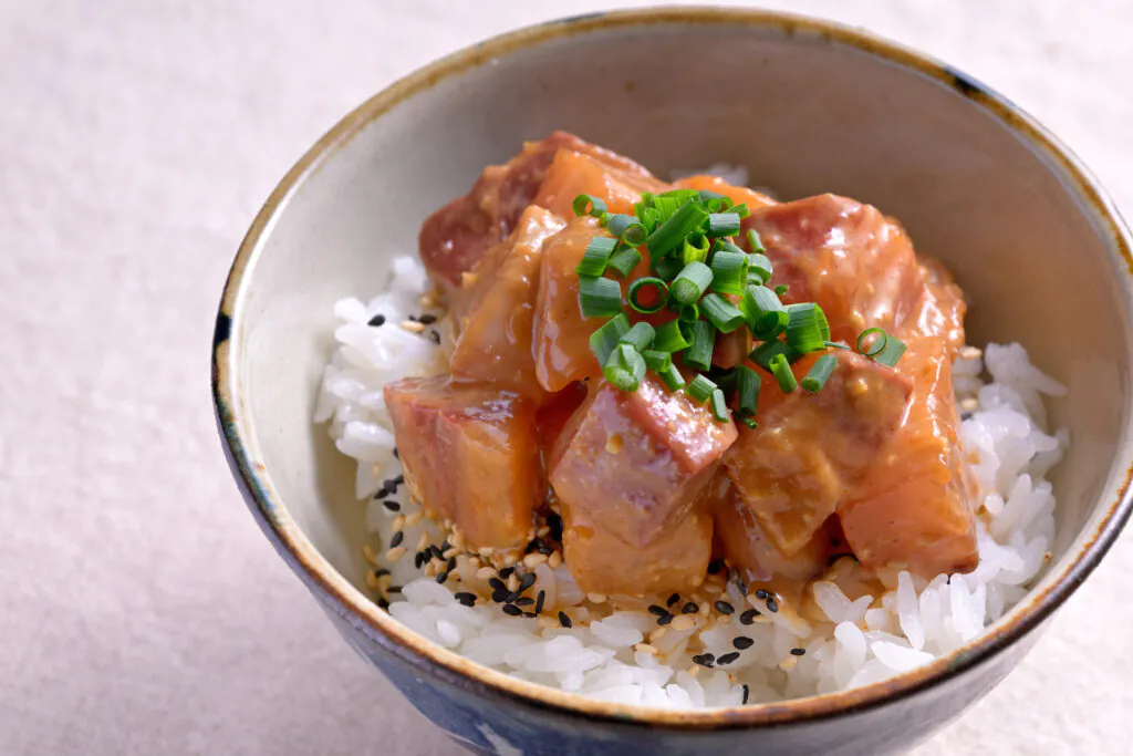 ぶりの胡麻ダレ丼