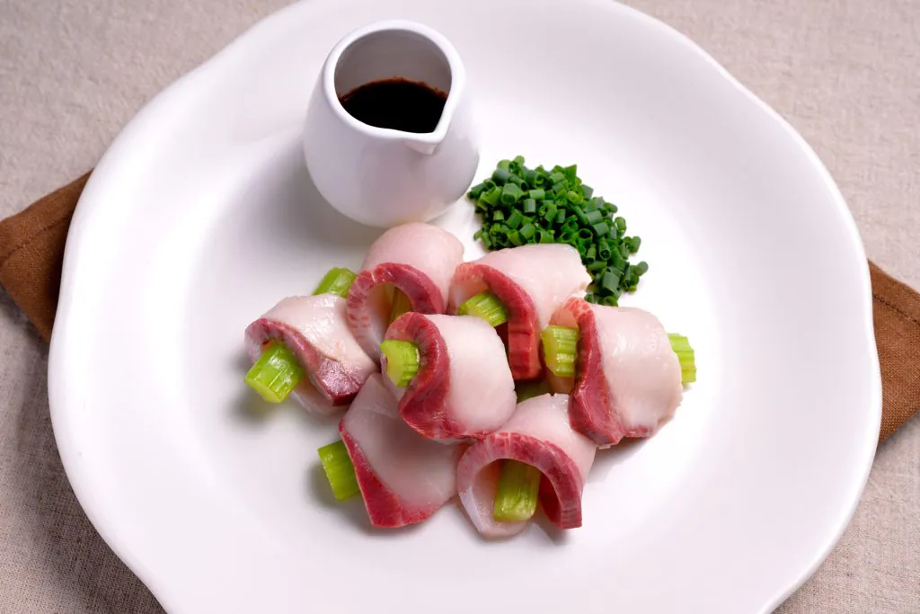 ぶりの温かい刺身